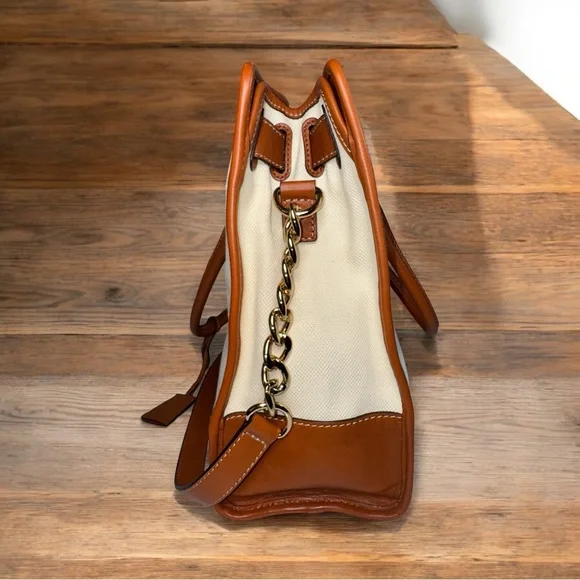 Michael Kors Hamilton Large Stripe Canvas Tote
Limited Edition Red and Cream - Picture 8 of 11